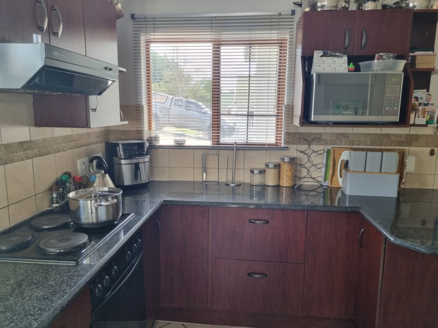 3 Bedroom Property for Sale in Hillside Free State